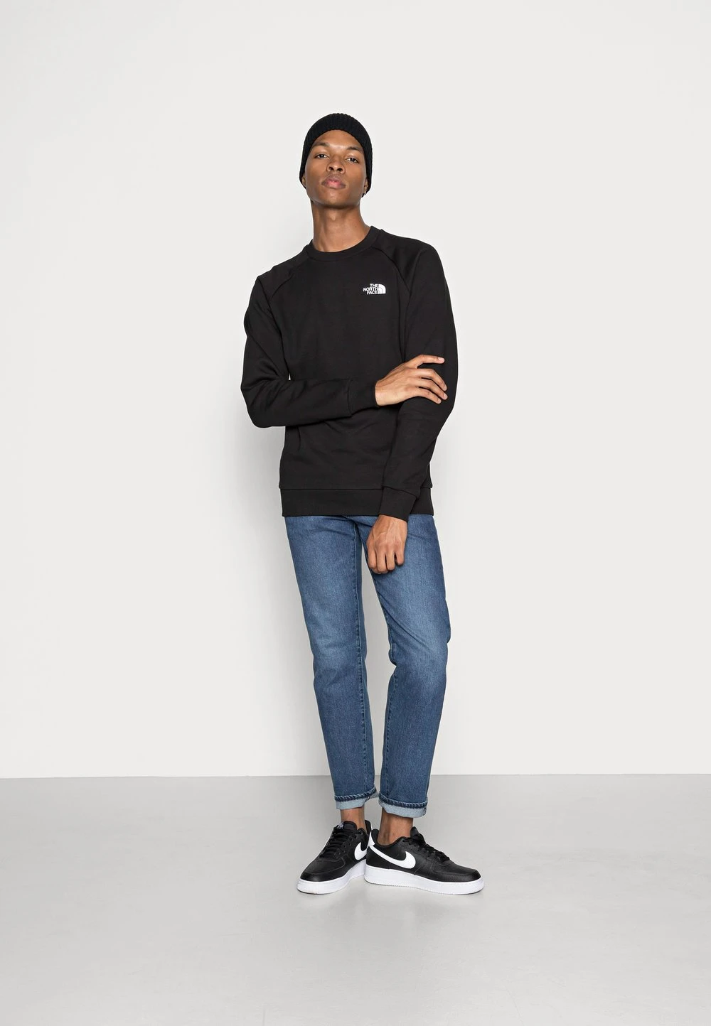001cecc6fed349718996ec0a6ad8d32f.jpg The North Face Prix Distinctifs RAGLAN REDBOX CREW NEW - Sweatshirt sweats & hoodies col rond male -THE NORTH FACE Shop 001cecc6fed349718996ec0a6ad8d32f