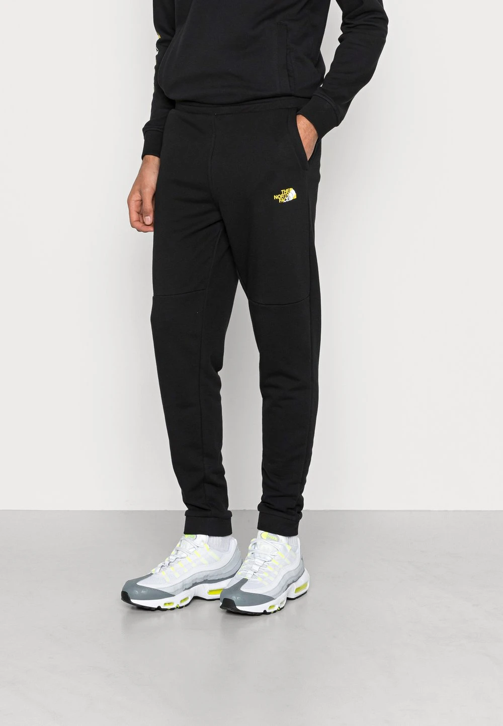 1098b0282c29446b98269cbdbf94ff1a.jpg Soldes The North Face COORDINATES - Pantalon de survêtement pantalons normale male -THE NORTH FACE Shop 1098b0282c29446b98269cbdbf94ff1a