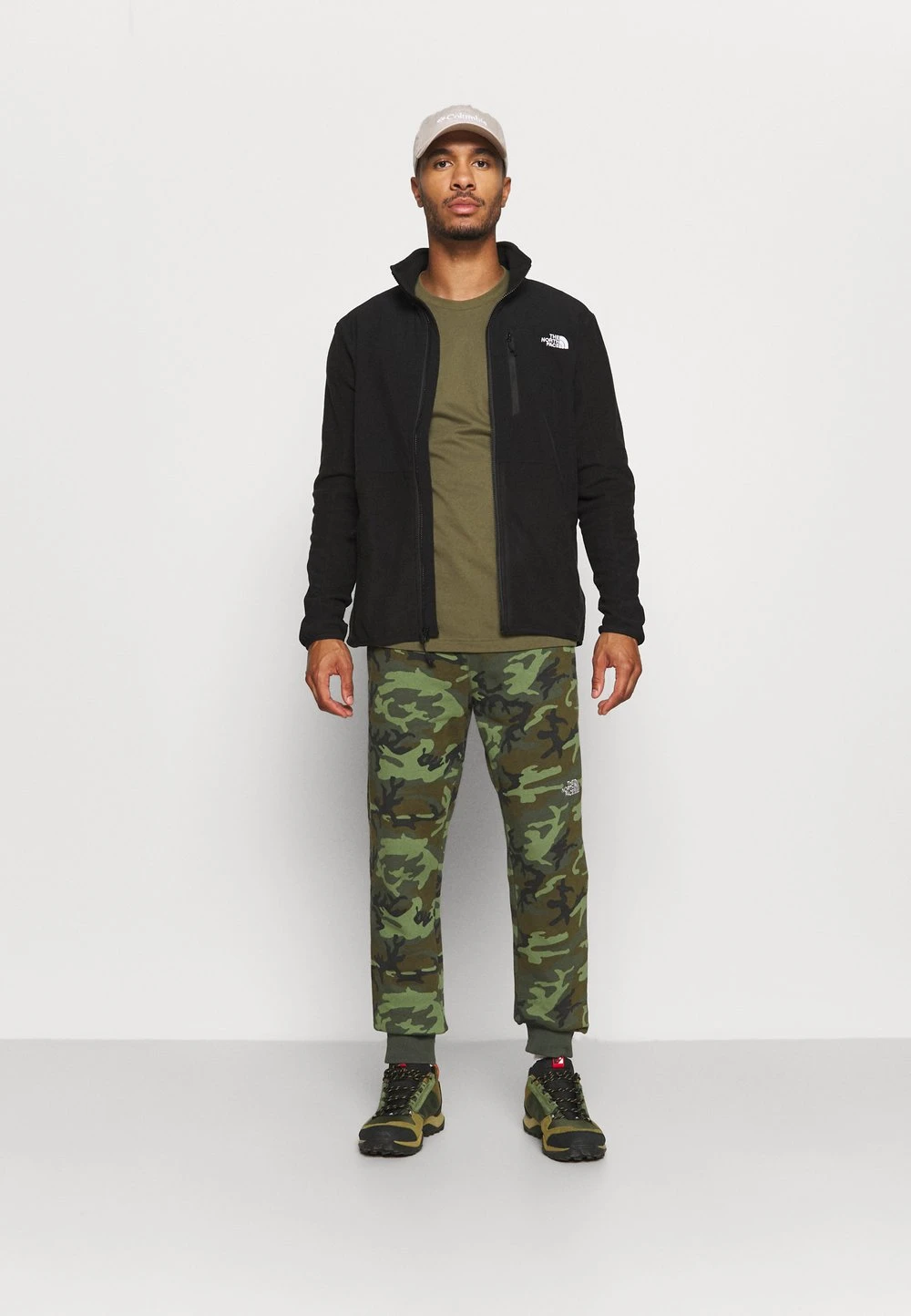 10cfb6ff0de7406fa749eaf0c14d13fe.jpg The North Face Vendre-Réclame MEDIUM - Pantalon de survêtement vêtements élastiquée male -THE NORTH FACE Shop 10cfb6ff0de7406fa749eaf0c14d13fe