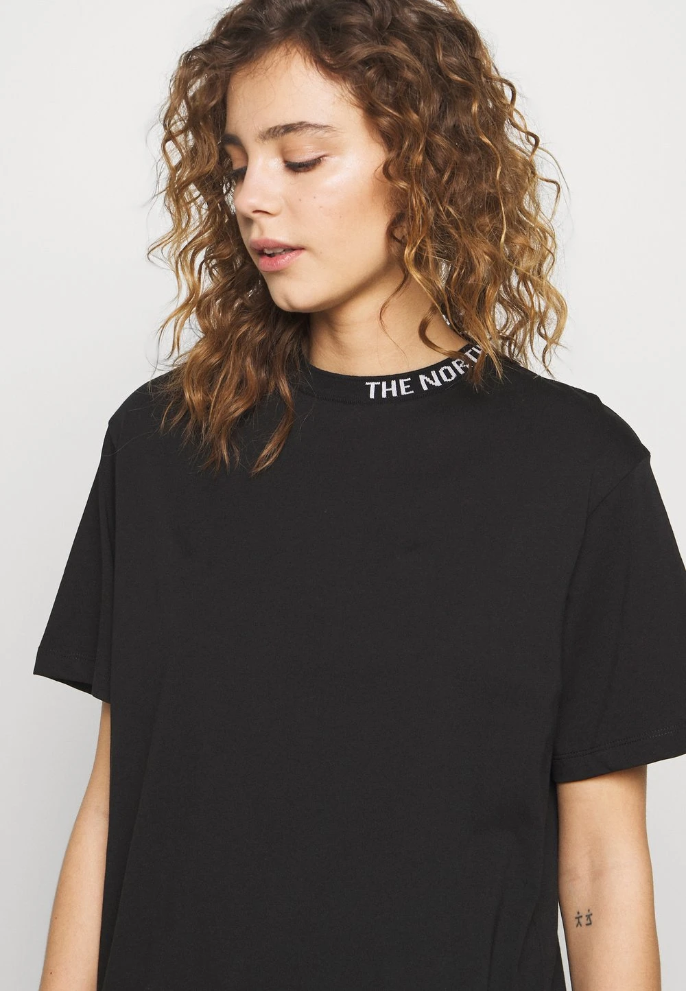 The North Face Marchandise de première qualité ZUMU TEE - T-shirt imprimé t-shirts et tops col rond female 8 The North Face Marchandise de première qualité ZUMU TEE - T-shirt imprimé t-shirts et tops col rond female – Image 6