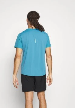 The North Face Prix Acceptable TRUE RUN - T-shirt imprimé vêtements randonn&eacute;e homme -THE NORTH FACE Shop 2e3df527c1004d65812f318bea978305