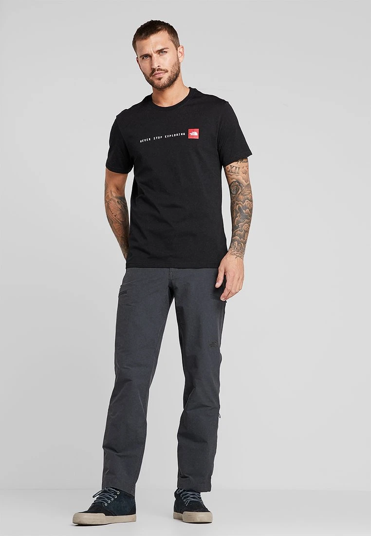 2fe85b70aee6400b8f3de97476f93e15.jpg Prix Gelé The North Face NEVER STOP EXPLORING TEE - T-shirt imprimé vêtements randonnée homme -THE NORTH FACE Shop 2fe85b70aee6400b8f3de97476f93e15