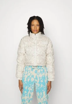 The North Face Prix Incroyables PRINTED NUPTSE SHORT JACKET - Doudoune manteaux col doublé femme 4 The North Face Prix Incroyables PRINTED NUPTSE SHORT JACKET - Doudoune manteaux col doublé femme -THE NORTH FACE Shop 30a8510530e94217b5b8bbea0e6097da