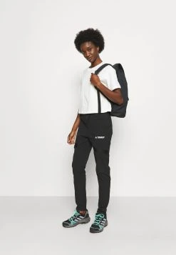 Prix Abordable The North Face CROPPED SIMPLE DOME TEE - T-shirt basique vêtements randonn&eacute;e urbaine female -THE NORTH FACE Shop 35e070e9fc224d0c98961408a42b6b65