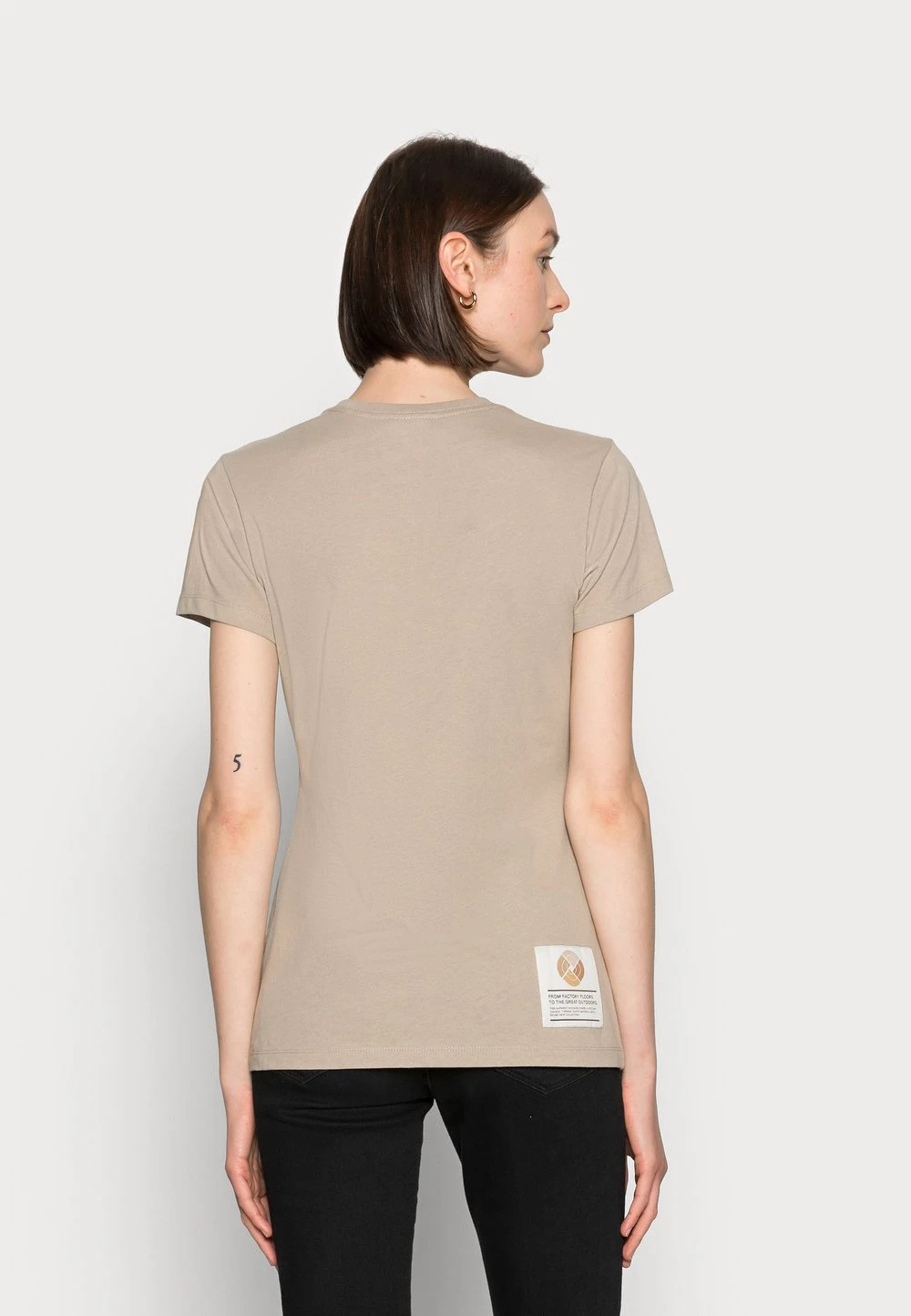 40503068162c482f9d435a1ddbfd5737.jpg The North Face Prix Bradés RECYCLED SCRAP PROGRAM TEE - T-shirt basique t-shirts et tops col rond femme -THE NORTH FACE Shop 40503068162c482f9d435a1ddbfd5737