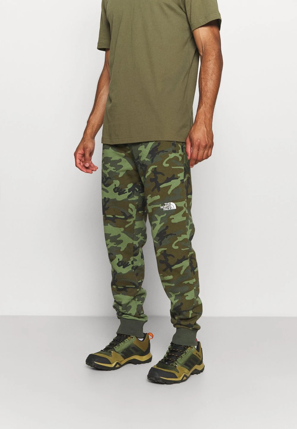 4984740dbcdf4a77be5741c151fbfaf8.jpg The North Face Vendre-Réclame MEDIUM - Pantalon de survêtement vêtements élastiquée male -THE NORTH FACE Shop 4984740dbcdf4a77be5741c151fbfaf8