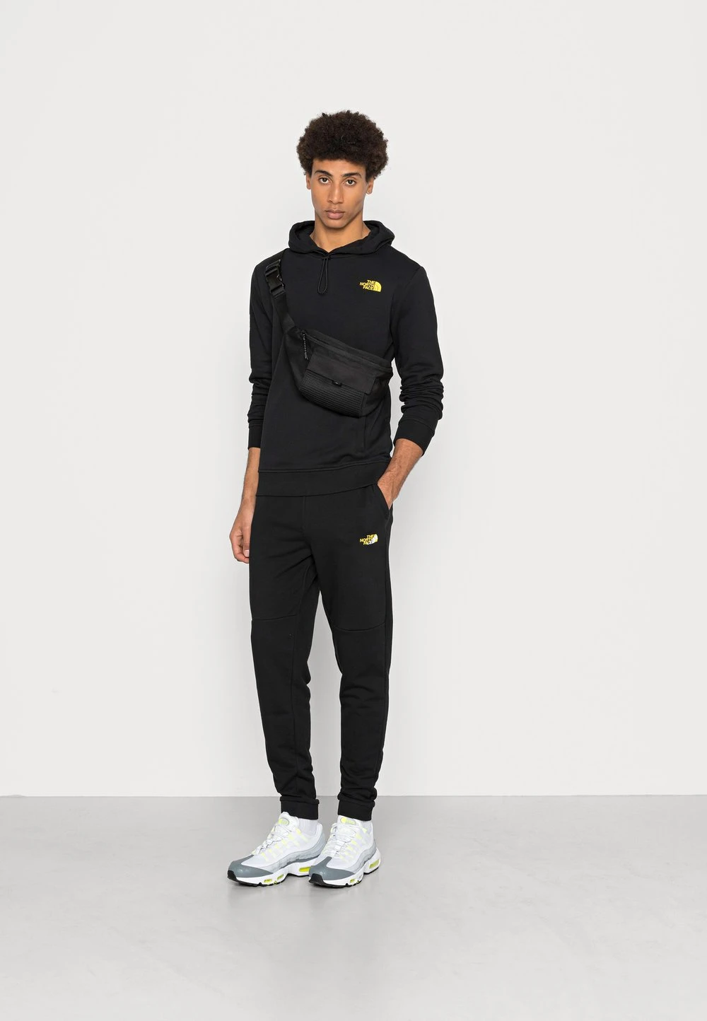 4eaadbb5d458427b81ea2e4dbc516367.jpg Soldes The North Face COORDINATES - Pantalon de survêtement pantalons normale male -THE NORTH FACE Shop 4eaadbb5d458427b81ea2e4dbc516367