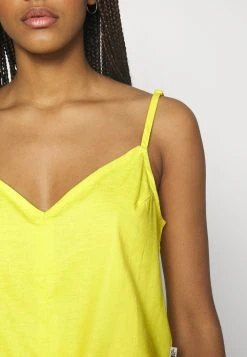 The North Face Soldes HILLROSE TANK - Débardeur t-shirts et tops col en v profond femme -THE NORTH FACE Shop 4f774c7701f84f17a23c1ddc60d11e52