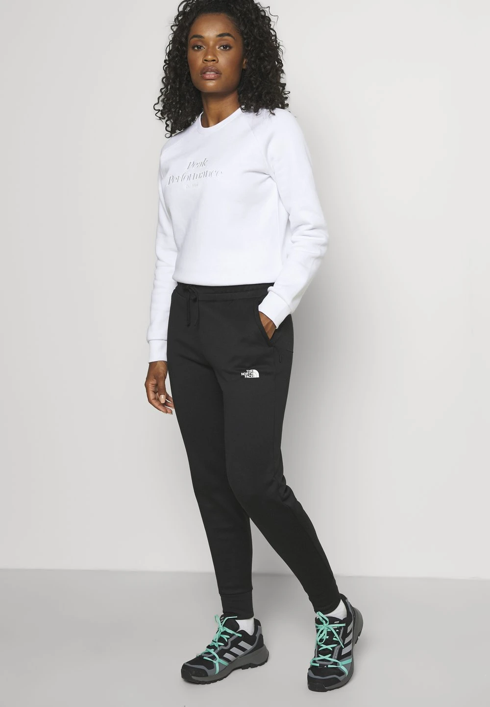 5c51af35cac14d1eb61bc682796fdcd3.jpg Réduction The North Face CANYONLANDS JOGGER MEDIUM - Pantalon de survêtement vêtements randonnée female -THE NORTH FACE Shop 5c51af35cac14d1eb61bc682796fdcd3