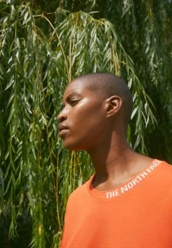 The North Face NEW CROP TEE - T-shirt basique Pas Cher t-shirts et tops col rond female -THE NORTH FACE Shop 5d6d158ced7e4a5f9f72575616e43ee4