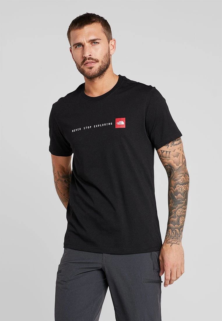 628dd3900fd546549dd144fadac55659.jpg Prix Gelé The North Face NEVER STOP EXPLORING TEE - T-shirt imprimé vêtements randonnée homme -THE NORTH FACE Shop 628dd3900fd546549dd144fadac55659