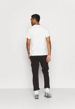 The North Face Prix Exclusifs SIMPLE DOME TEE - T-shirt basique vêtements randonnée urbaine male -THE NORTH FACE Shop 7b101459ce604a89b2f484c02d98bf49