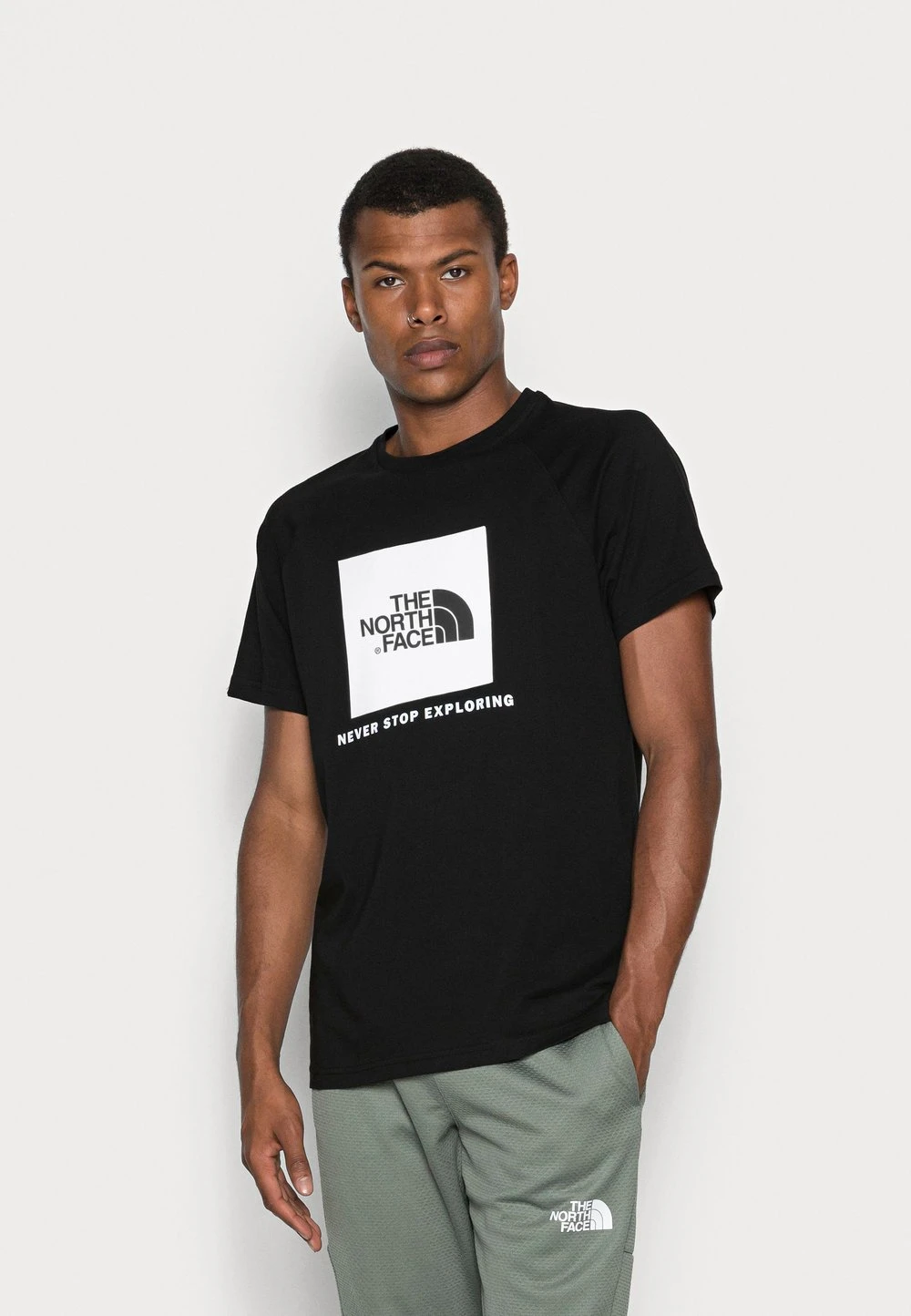 The North Face RAGLAN REDBOX TEE - T-shirt imprimé Prix De Rêve t-shirts & polos col rond male 3 The North Face RAGLAN REDBOX TEE - T-shirt imprimé Prix De Rêve t-shirts & polos col rond male