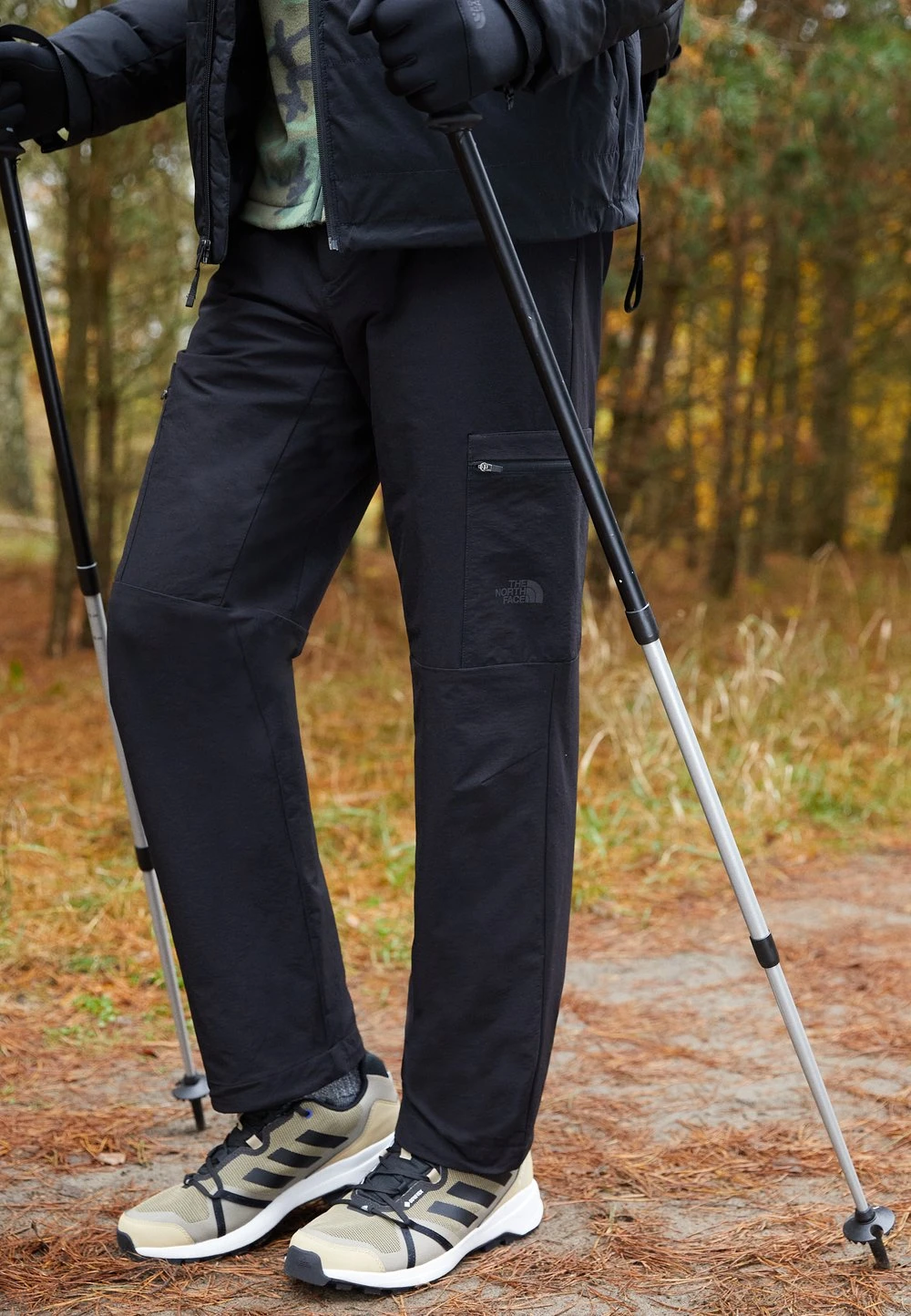 83d1ff44563a46d3a7bbc12d56d76bfe.jpg The North Face Petit Prix WINTER EXPLORATION CARGO - Pantalons outdoor vêtements randonnée urbaine male -THE NORTH FACE Shop 83d1ff44563a46d3a7bbc12d56d76bfe