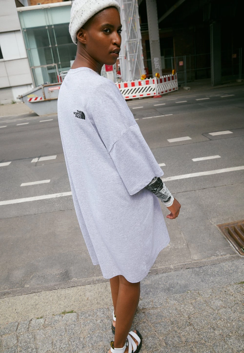 85de42e3b21e497488311cc9419f1f93.jpg The North Face Prix Raisonnable TEE DRESS - Robe en jersey robes col rond female -THE NORTH FACE Shop 85de42e3b21e497488311cc9419f1f93