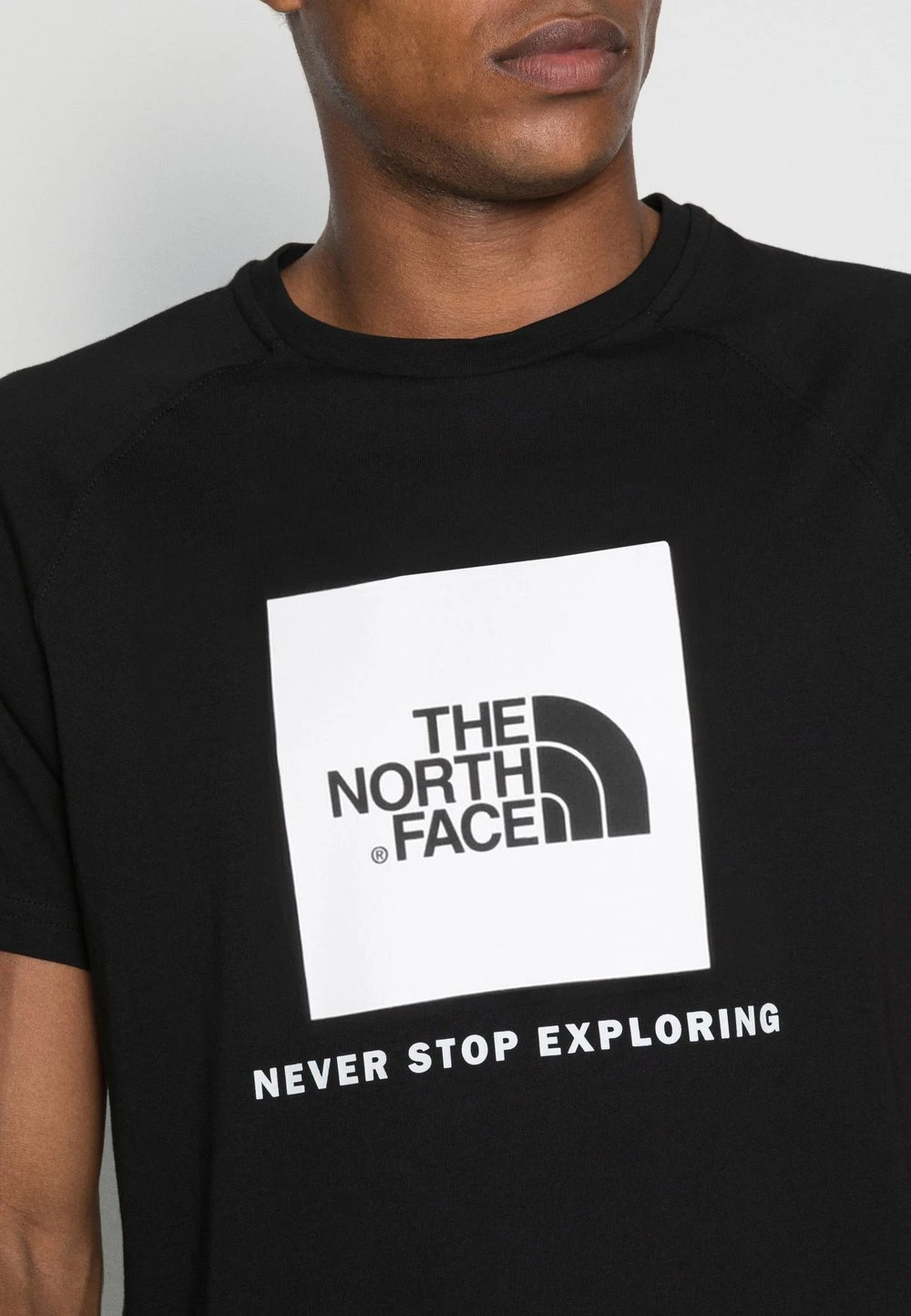 The North Face RAGLAN REDBOX TEE - T-shirt imprimé Prix De Rêve t-shirts & polos col rond male 7 The North Face RAGLAN REDBOX TEE - T-shirt imprimé Prix De Rêve t-shirts & polos col rond male – Image 5