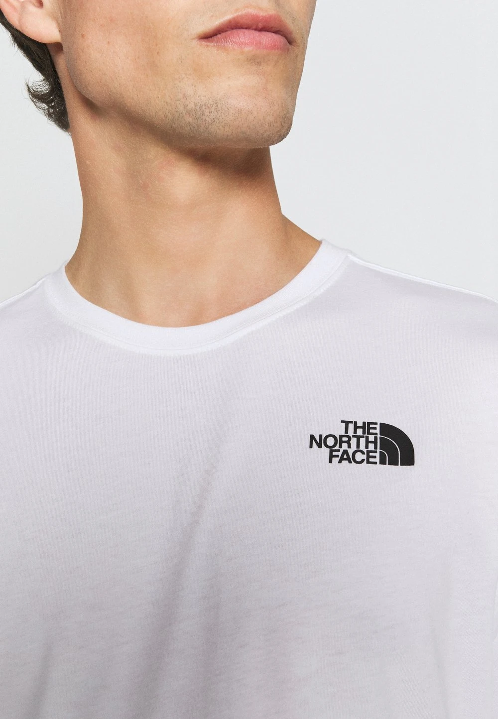 The North Face REDBOX TEE - T-shirt imprimé Prix Légers vêtements randonnée urbaine homme 10 The North Face REDBOX TEE - T-shirt imprimé Prix Légers vêtements randonnée urbaine homme – Image 8