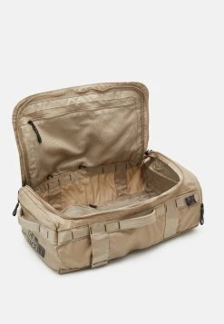 The North Face BASE CAMP VOYAGER DUFFEL UNISEX - Sac de voyage Prix Malin sacs de voyage et valises intérieur spacieux 4 The North Face BASE CAMP VOYAGER DUFFEL UNISEX - Sac de voyage Prix Malin sacs de voyage et valises intérieur spacieux -THE NORTH FACE Shop a05541eb69894f4ab285f62dc21f7e16