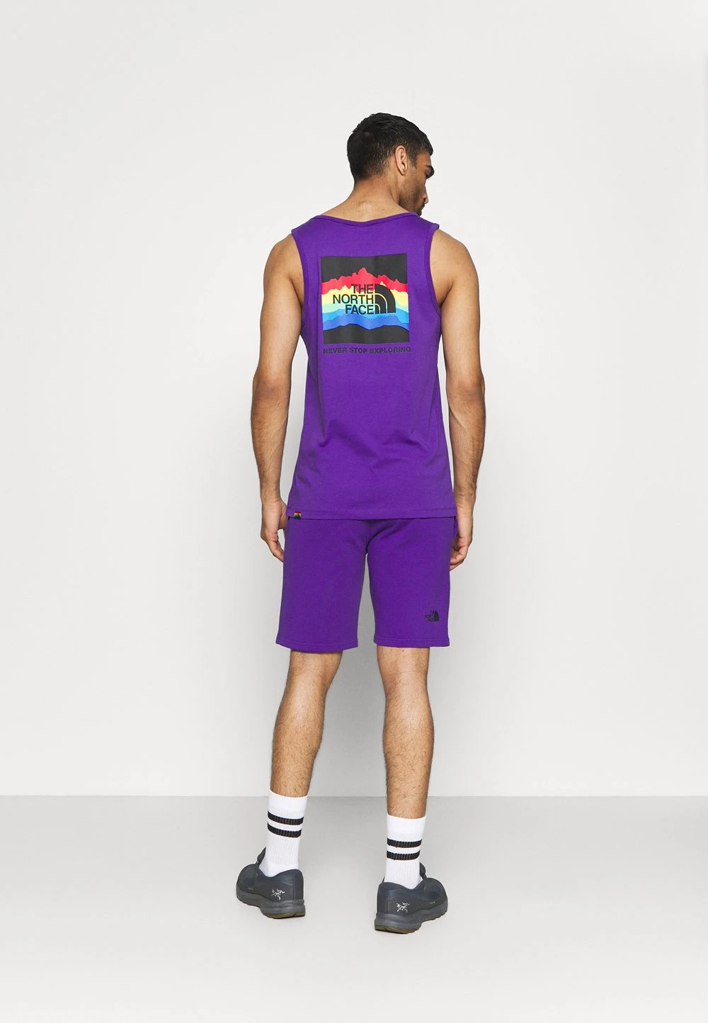 af0aa8f84712409bb70ecaf5dfeb5778.jpg Prix Gelé The North Face RAINBOW SHORT - Short de sport vêtements randonnée urbaine male -THE NORTH FACE Shop af0aa8f84712409bb70ecaf5dfeb5778