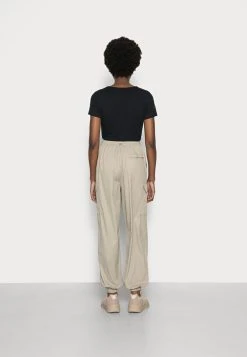 The North Face PANT - Pantalon cargo Remise En Ligne pantalons haute female 12 The North Face PANT - Pantalon cargo Remise En Ligne pantalons haute female -THE NORTH FACE Shop b2a68498023840d1a7efd789f31efce8