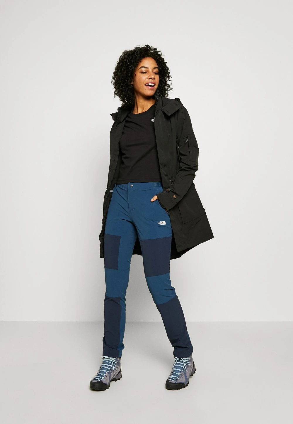 b66e4f07058445d8acda97ed45fb0a78.jpg The North Face Petit Prix CROPPED SIMPLE DOME TEE - T-shirt basique vêtements randonnée female -THE NORTH FACE Shop b66e4f07058445d8acda97ed45fb0a78