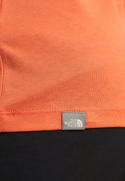 Prix d’Amis The North Face SUMMER BOYFRIEND TEE - T-shirt imprimé vêtements randonnée urbaine female -THE NORTH FACE Shop b8a8b194ccea4fa5b63f2d657542135f