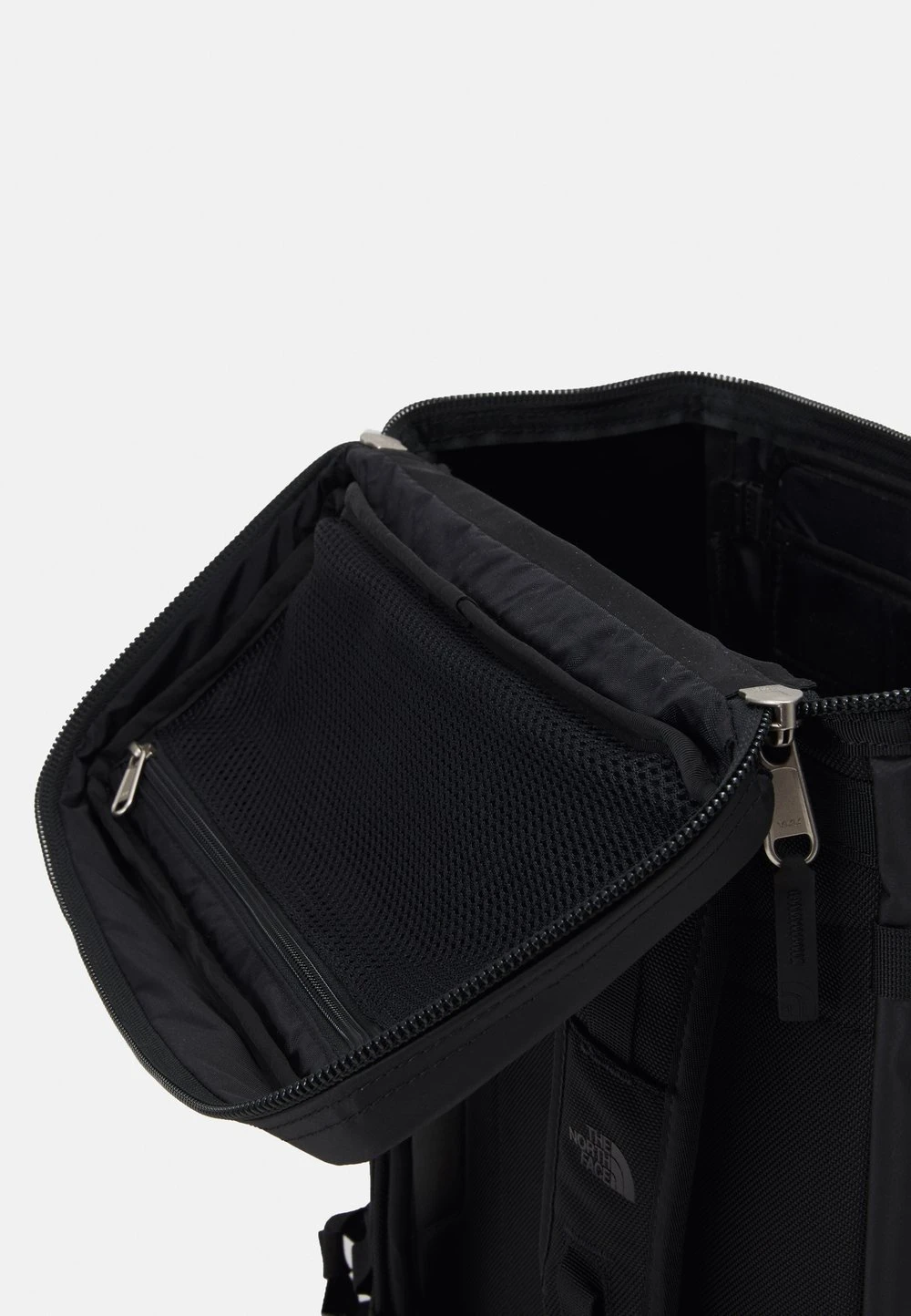 beae6a0669334aeba125d74bfabf5478.jpg The North Face BASE CAMP FUSE BOX UNISEX - Sac à dos Se Vend Bas Prix sacs poche pour pc portable 15 pouces -THE NORTH FACE Shop beae6a0669334aeba125d74bfabf5478