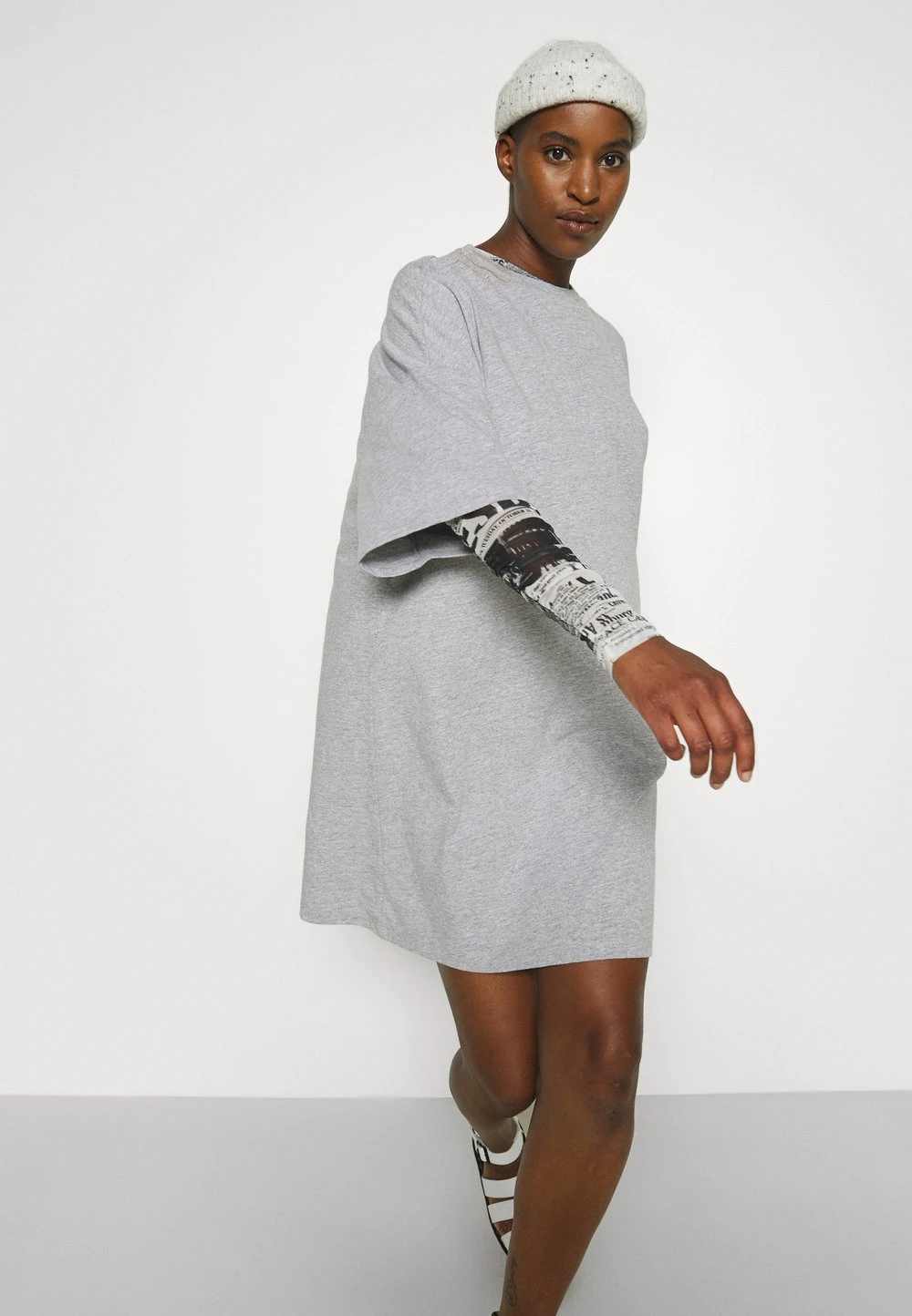 cd46699c21cd48c7a165af456335820d.jpg The North Face Prix Raisonnable TEE DRESS - Robe en jersey robes col rond female -THE NORTH FACE Shop cd46699c21cd48c7a165af456335820d