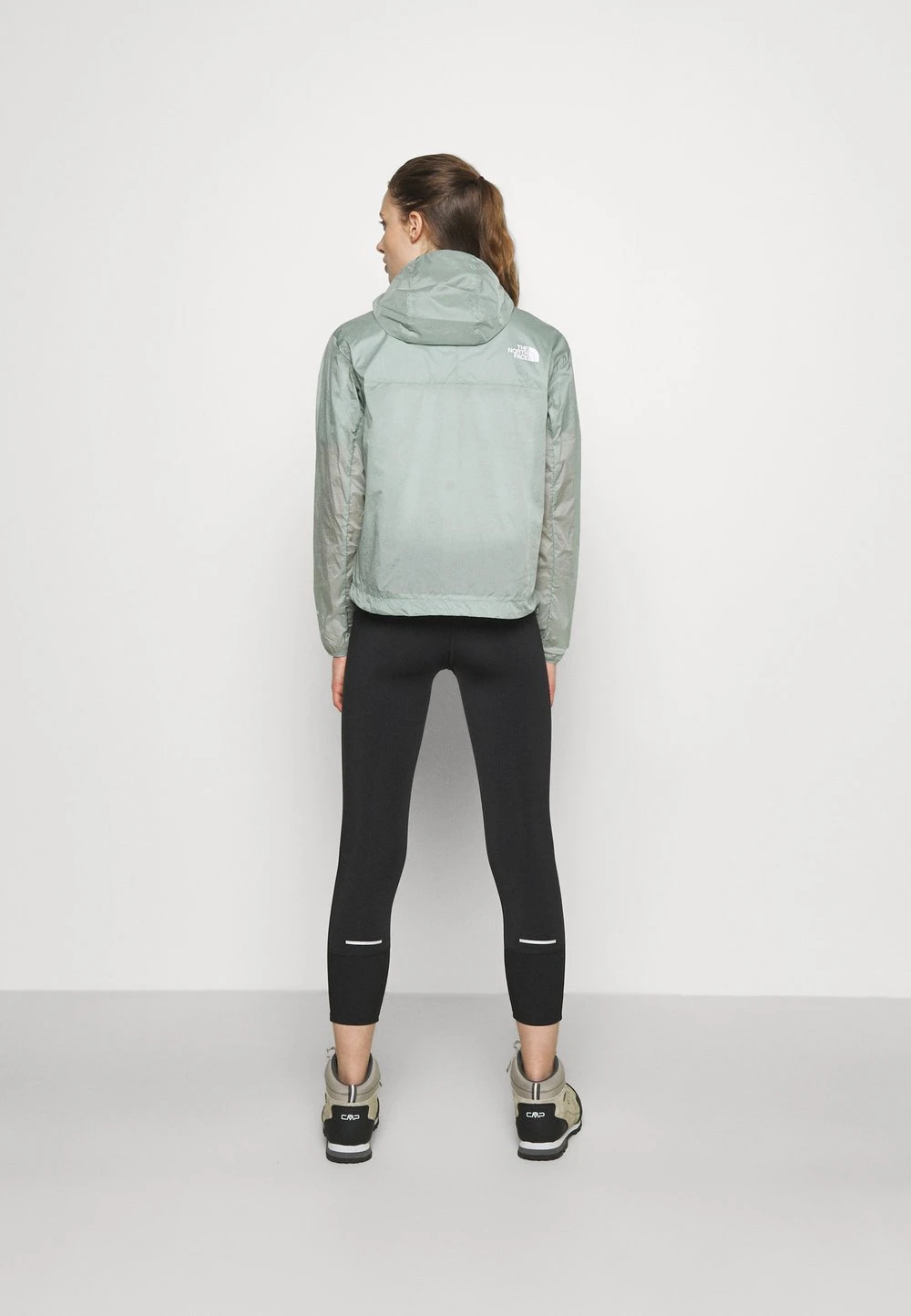 Soldes The North Face WINDY PEAK ANORAK - Veste coupe-vent vêtements randonnée female 5 Soldes The North Face WINDY PEAK ANORAK - Veste coupe-vent vêtements randonnée female – Image 3