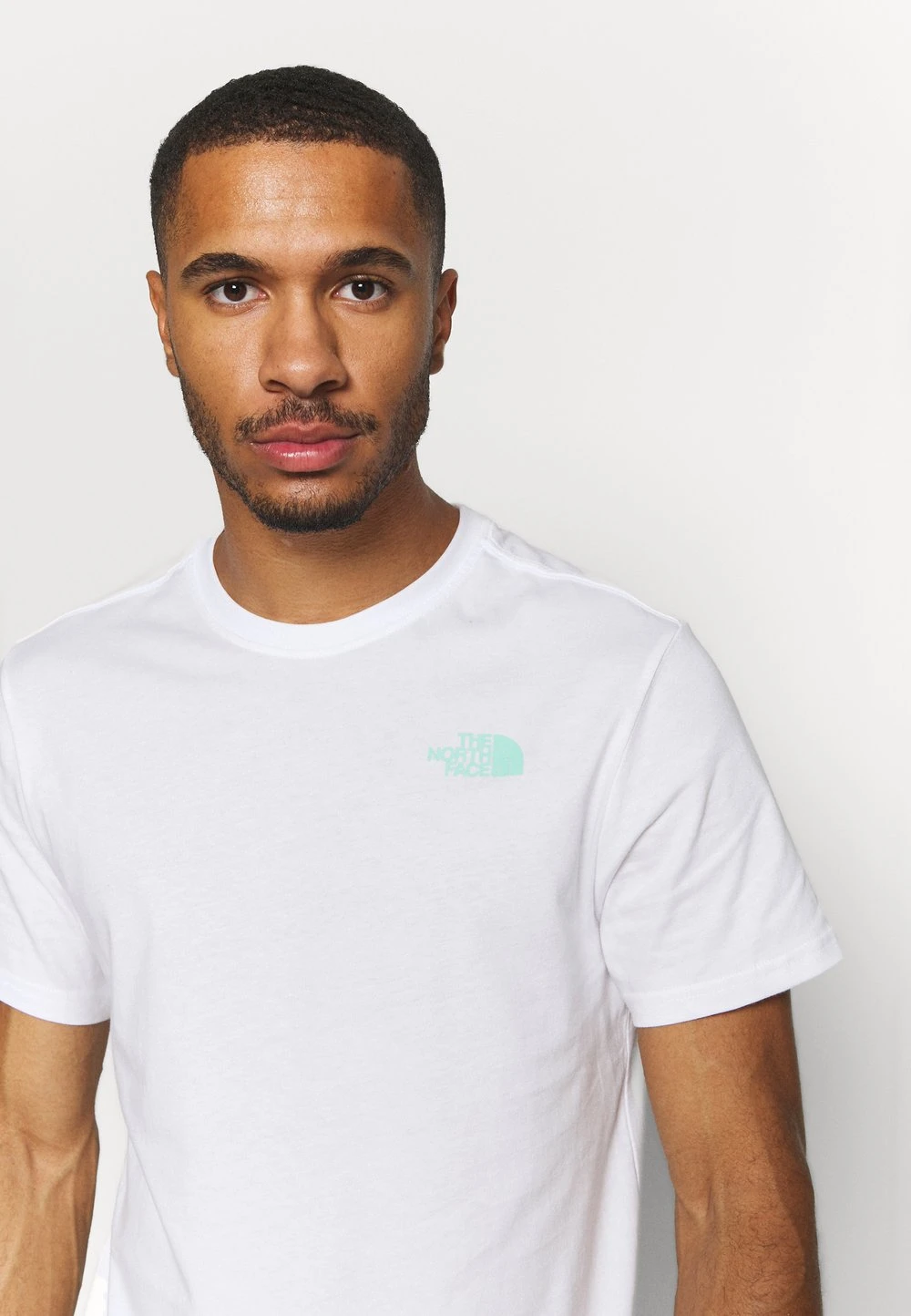 d4e91e56698244e58e0889955a393a3b.jpg Prix Favorable The North Face REDBOX TEE - T-shirt imprimé vêtements randonnée male -THE NORTH FACE Shop d4e91e56698244e58e0889955a393a3b