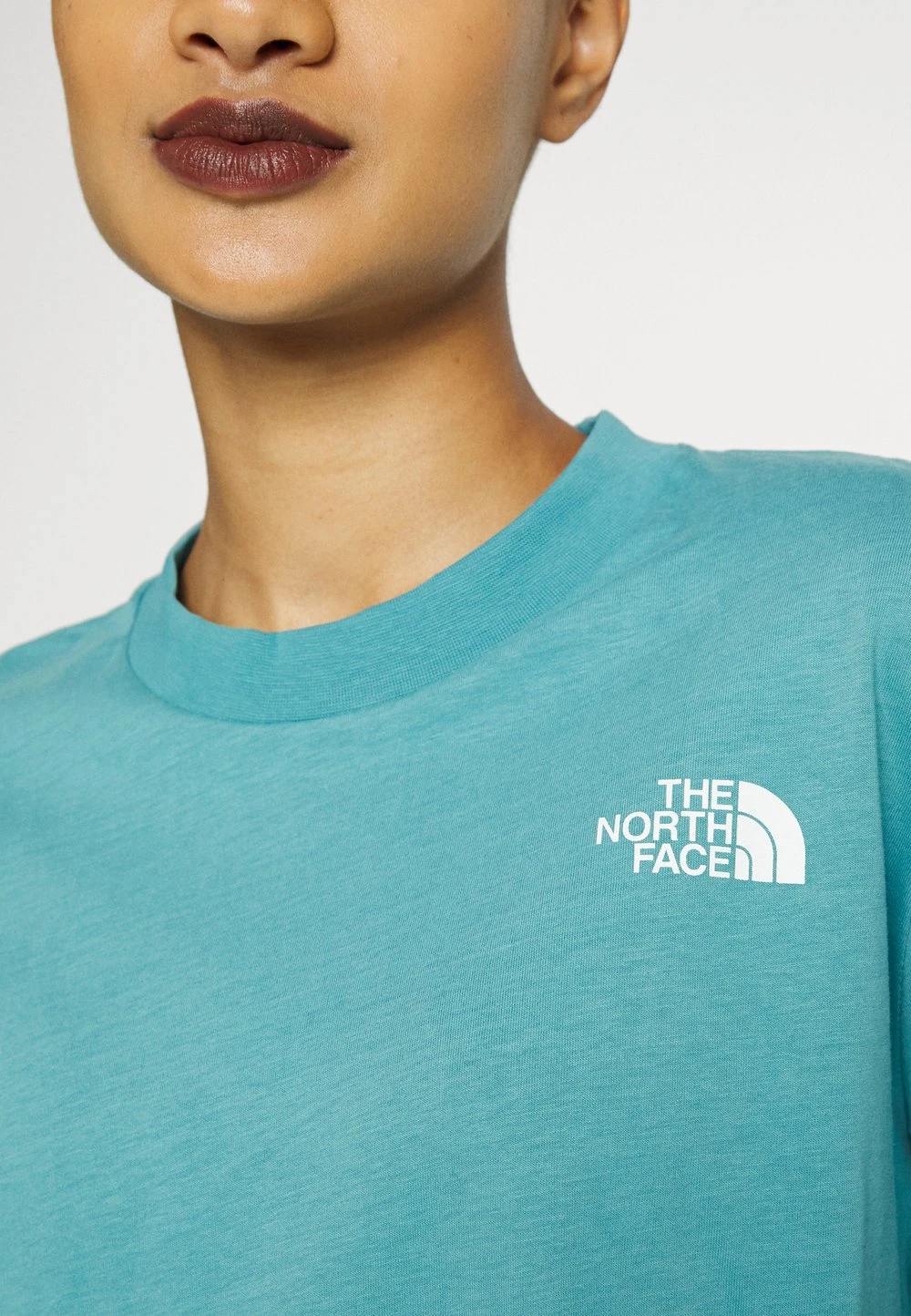 d5c49077071440be8a74837fa3cc4452.jpg The North Face Prix Sacrifiés CROP TEE - T-shirt à manches longues t-shirts et tops col rond femme -THE NORTH FACE Shop d5c49077071440be8a74837fa3cc4452