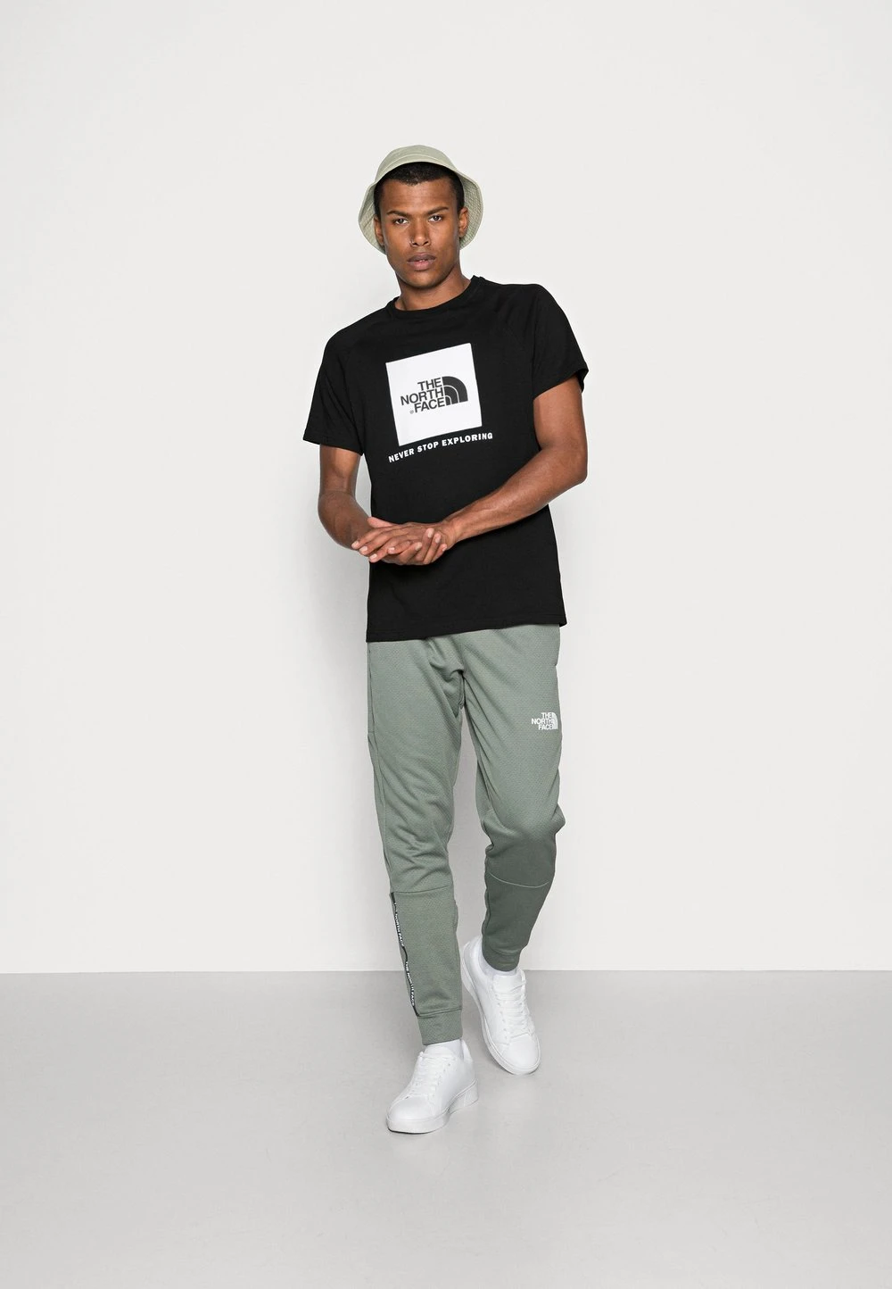 The North Face RAGLAN REDBOX TEE - T-shirt imprimé Prix De Rêve t-shirts & polos col rond male 4 The North Face RAGLAN REDBOX TEE - T-shirt imprimé Prix De Rêve t-shirts & polos col rond male – Image 2