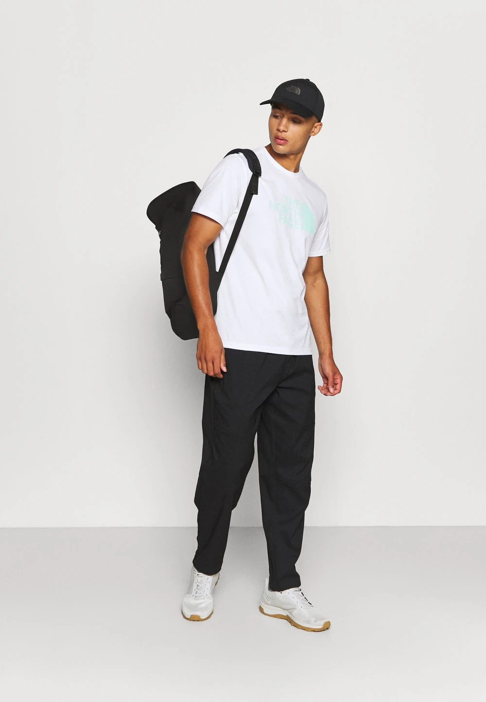 f6faf4be141f4a189060ad0c608f91d0.jpg The North Face Faible Prix EASY TEE - T-shirt imprimé vêtements randonnée urbaine homme -THE NORTH FACE Shop f6faf4be141f4a189060ad0c608f91d0