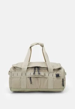 The North Face Réduction BASE CAMP VOYAGER DUFFEL UNISEX - Sac de voyage sacs de voyage et valises intérieur spacieux 8 The North Face Réduction BASE CAMP VOYAGER DUFFEL UNISEX - Sac de voyage sacs de voyage et valises intérieur spacieux -THE NORTH FACE Shop fccad459568548d28f7dfdf6dec5dd1c