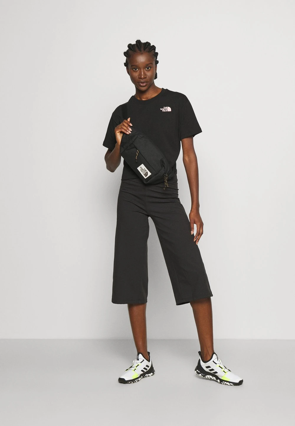 fd245083e6d6488f948e7153a0a2d36f.jpg Remise En Ligne The North Face SIMPLE DOME TEE - T-shirt imprimé vêtements fitness female -THE NORTH FACE Shop fd245083e6d6488f948e7153a0a2d36f