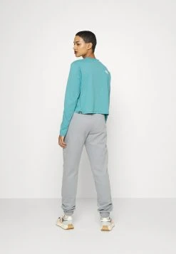 The North Face Prix Sacrifiés CROP TEE - T-shirt à manches longues t-shirts et tops col rond femme 5 The North Face Prix Sacrifiés CROP TEE - T-shirt à manches longues t-shirts et tops col rond femme -THE NORTH FACE Shop fd4b6388ac144c4585a8e69838b76308